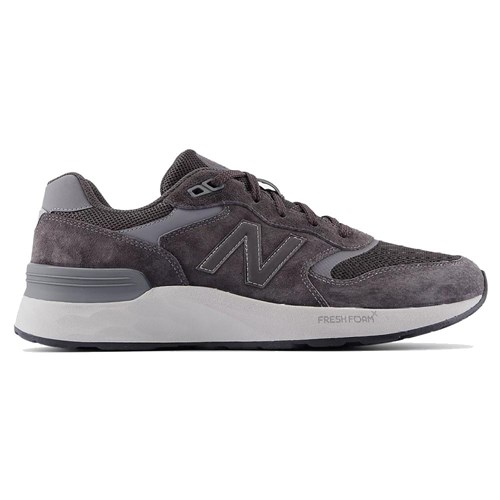 New Balance Freshfoam walking herre